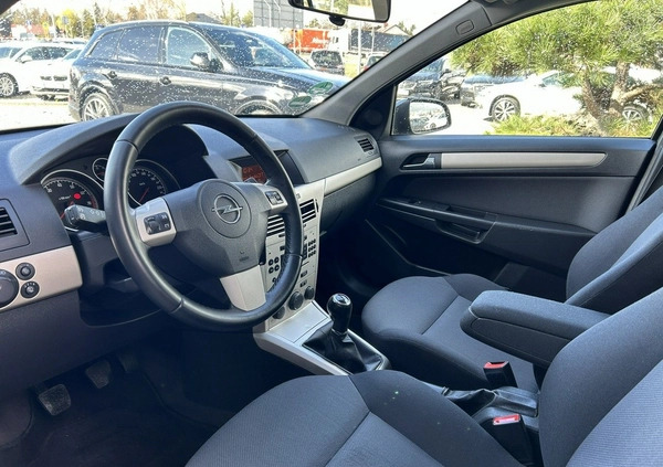 Opel Astra cena 17900 przebieg: 205000, rok produkcji 2007 z Zelów małe 121